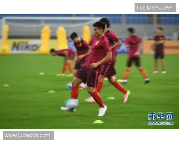 杨伟独家解析足球技巧与战术心得助你提升球场表现 杨伟独家解析足球技巧与战术心得助你提升球场表现